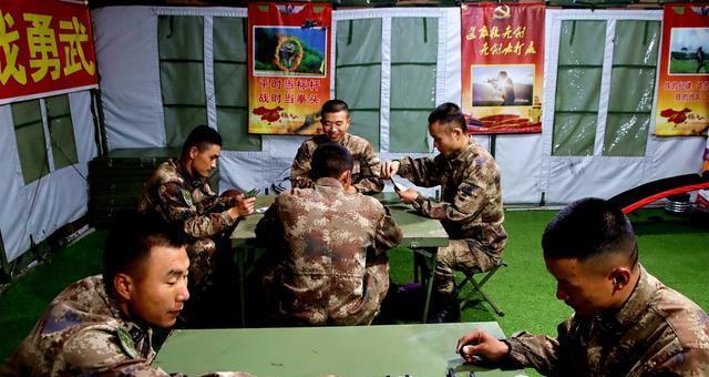 以军棋攻略（掌握关键技能，成为无敌指挥官）(军棋的用法)