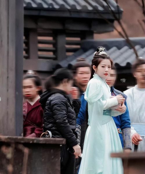 白飞尘的绝世剑术——金蛇剑仙打法技巧（以游戏为主，玩转侠客世界）(白飞尘在哪里)