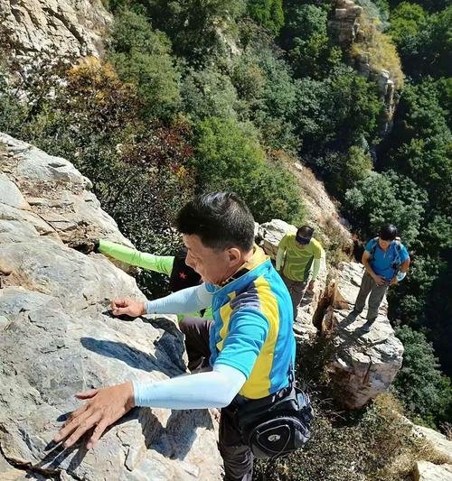 黑山副本攻略（掌握关键技巧，成为黑山副本大师）(黑山风副本攻略)