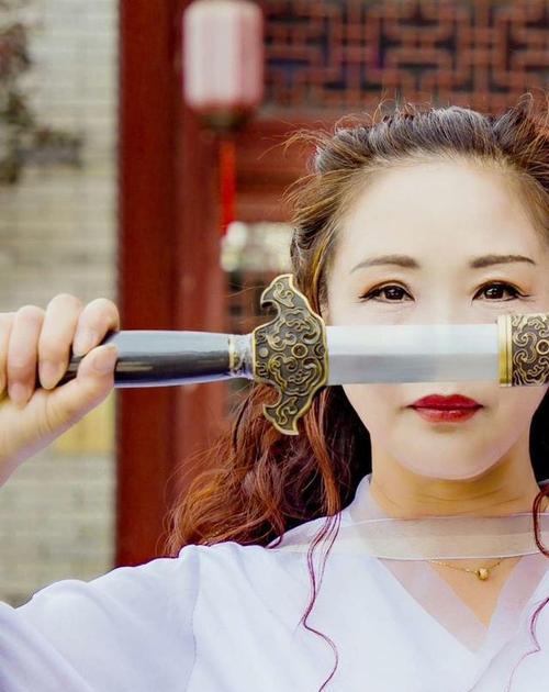 《古今江湖华山前置关打法技巧通关攻略》（华山前置关卡通关攻略，让你成为真正的武林高手）(古今江湖怎么化形)