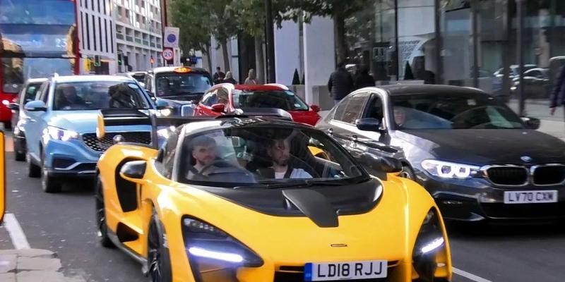 豪车进化（通过先进科技和智能系统，豪车将实现全面升级）(豪车系列)